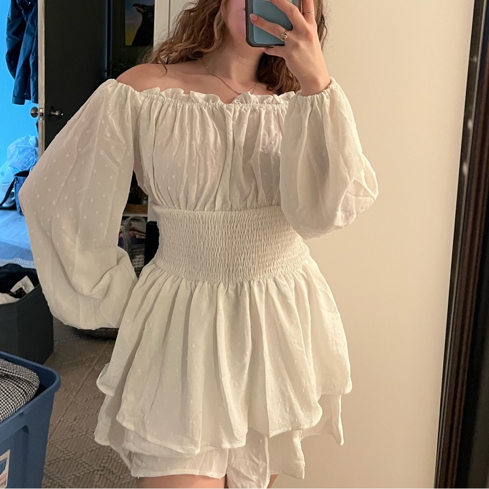 SOLD‼️White Off-Shoulder Smocked Blouse